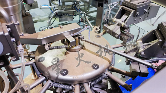 给袋式粉剂包装机细节